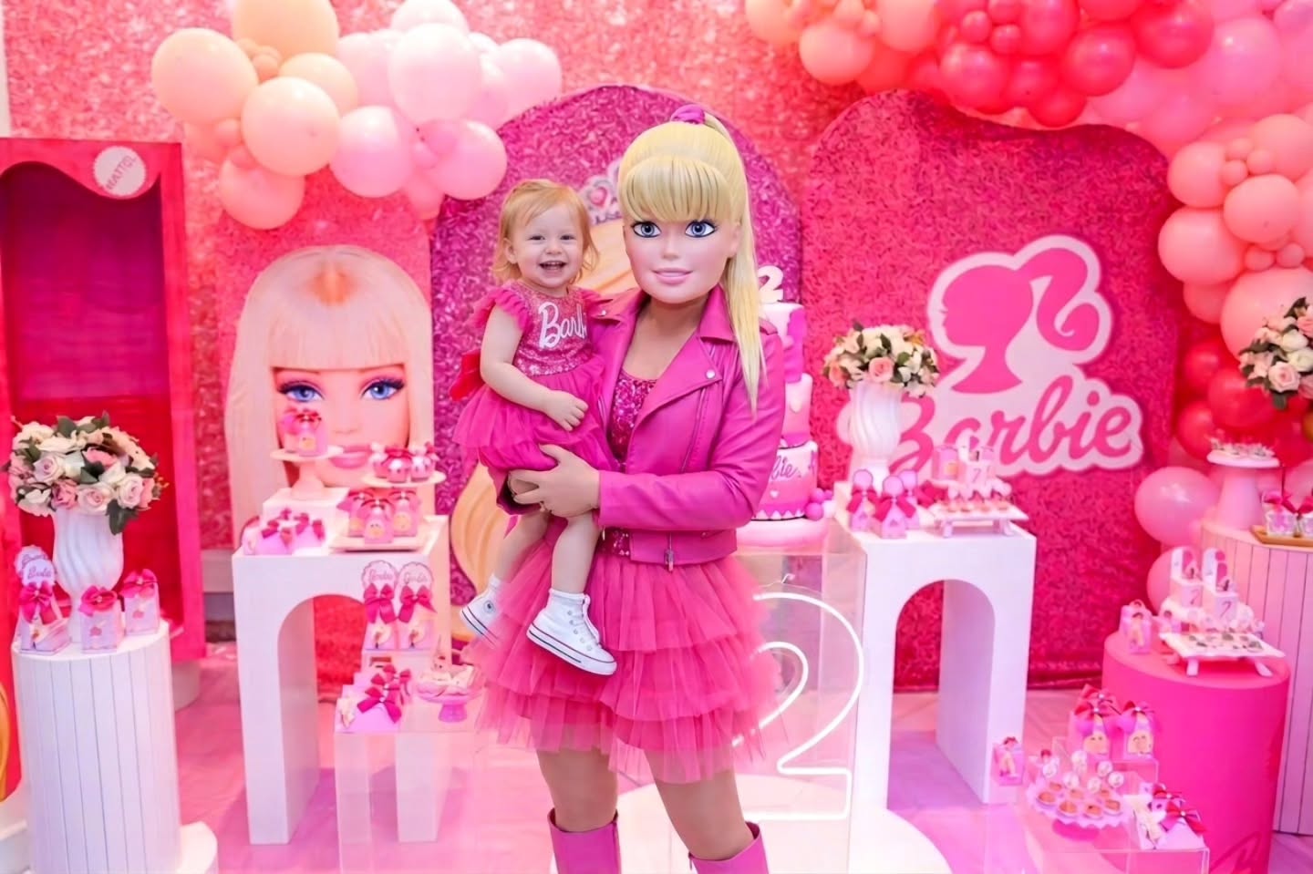 Boneca Rosa Clássica em festa