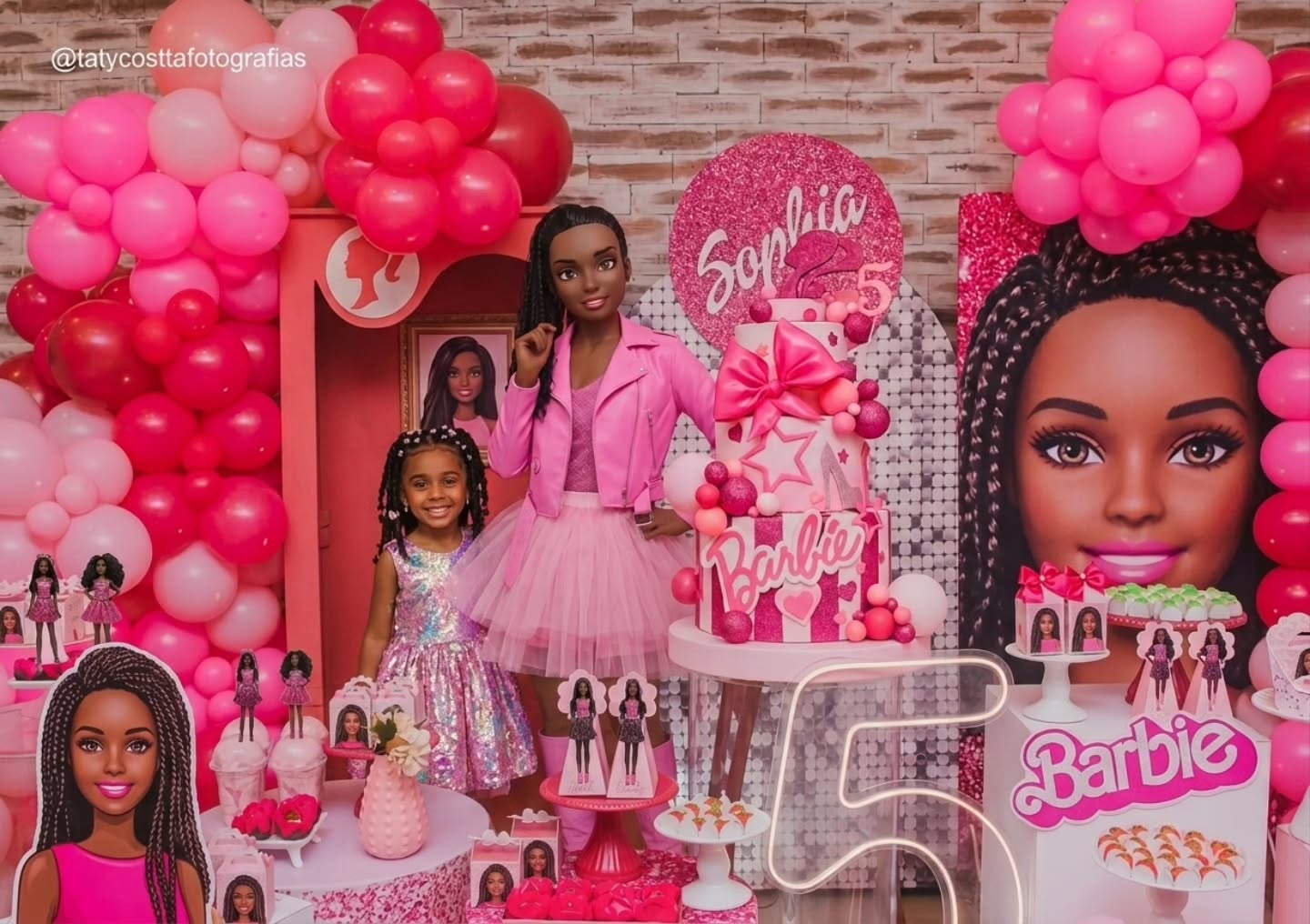 Boneca Rosa Negra em festa